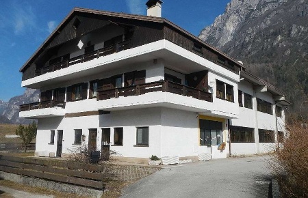 Foto Appartamento in Via Campagna, Taibon Agordino di 733 m² con 8 locali