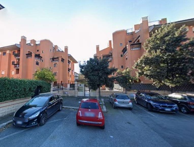 Foto Appartamento in Via Antonimina 5, Roma Anagnina di 96 m² con 5 locali