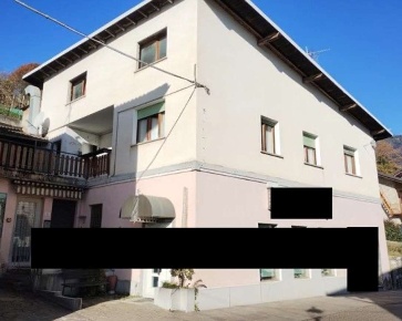 Foto Appartamento in Via Roma, Lamon Centro di 171 m² con 6 locali all'asta