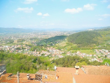 Foto Appartamento a Luni di 95 m² con 4 locali in vendita