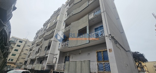 Foto Locale commerciale in Via Pasubio 155, Bari Carrassi di 121 m²