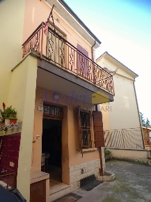 Foto Appartamento a Cesena Centro Storico di 80 m² con 4 locali in vendita