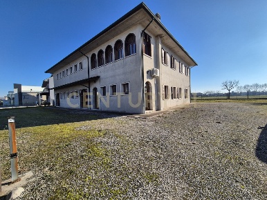 Foto Appartamento in Via Mantova 171, Cerea Centro di 150 m² con 4 locali