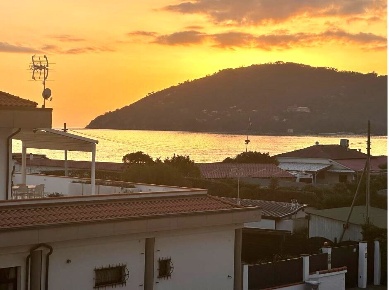 Foto Appartamento in Viale John Fitzgerald Kennedy 65, Sarzana Marinella