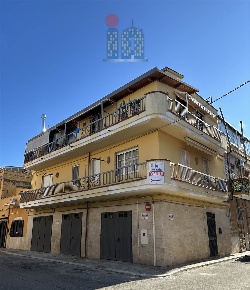 Foto Casa indipendente a San Ferdinando di Puglia di 250 m² con 4 locali