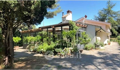 Foto Villa bifamiliare a Livorno Montenero Basso - Montenero Alto di 270 m²