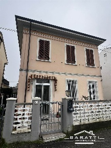 Foto Appartamento a Suzzara Centro di 160 m² con 5 locali in vendita