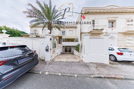 Foto Villa bifamiliare a Livorno Antignano - Banditella di 200 m²