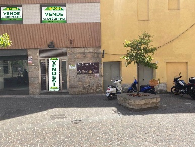 Foto Negozio in via fieravecchia 14, Salerno Centro di 130 m² in vendita