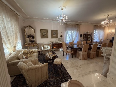 Foto Casa indipendente a Piacenza Infrangibile di 279 m² con 7 locali