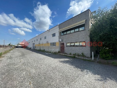 Foto Capannone industriale in Ragusa, Albano Laziale Pavona di 1000 m²