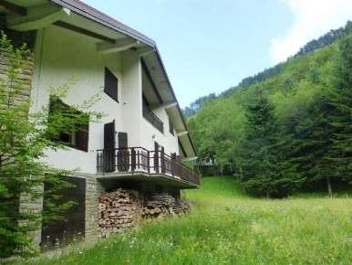 Foto Villa unifamiliare a Sestola di 515 m² con 15 locali in vendita