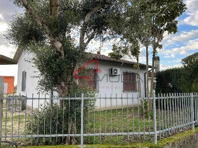Foto Case semi ndipendenti a Nogara Montalto di 87 m² con 6 locali