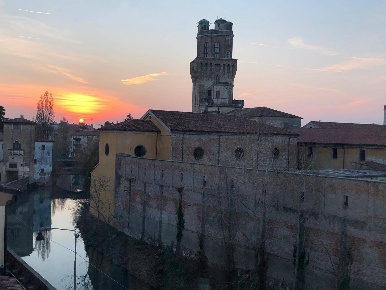 Foto Appartamento a Padova di 300 m² con 10 locali in vendita
