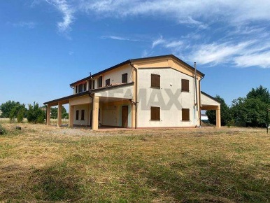 Foto Casa indipendente in VIA EMILIO LEPIDO, Parma San Prospero di 500 m²