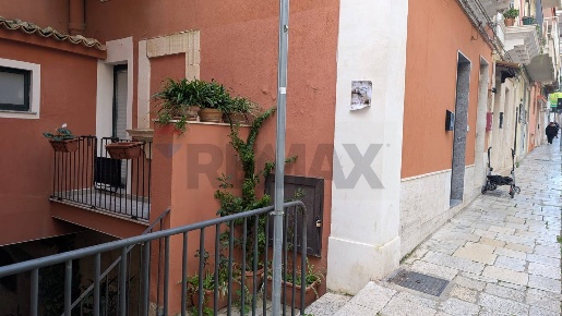 Foto Appartamento in via salvatore 26, Ragusa Centro di 80 m² con 3 locali
