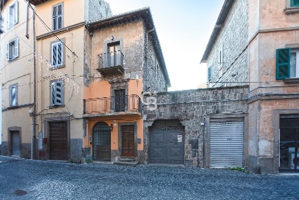Foto Appartamento in Via Cardinal La Fontaine, Viterbo di 160 m² in vendita