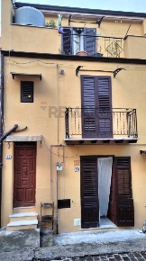 Foto Casa indipendente in VIA GESSAI 23/25, Mezzojuso di 111 m² in vendita