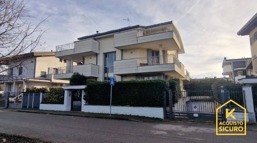 Foto Appartamento in Via Don Puglisi, Sedriano di 125 m² con 4 locali