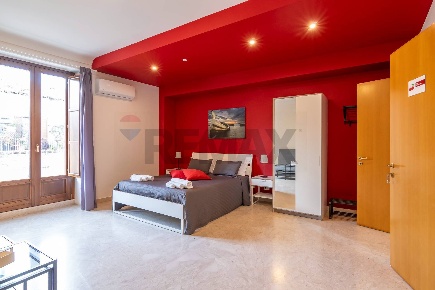Foto Casa indipendente in Via Roma, Ragusa Centro di 316 m² con 9 locali