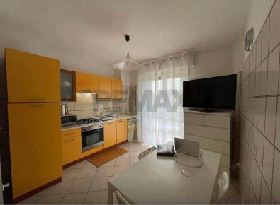 Foto Appartamento in Via Catullo, Parma San Lazzaro di 80 m² con 4 locali