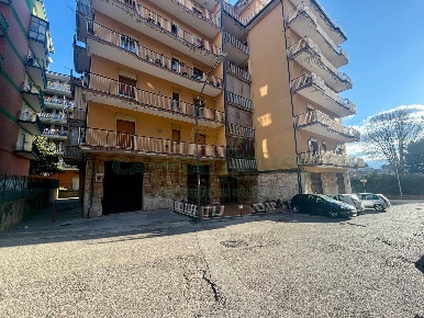 Foto Appartamento in Via Raffaele Pellecchia, Avellino di 140 m² in vendita