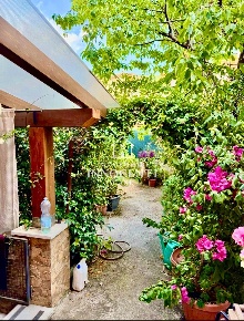 Foto Villa bifamiliare a Massa Centro di 80 m² con 3 locali in vendita