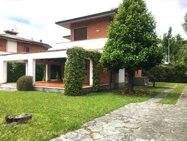Foto Villa unifamiliare a Forte dei Marmi Roma Imperiale di 160 m²