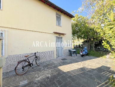 Foto Casa indipendente a Pietrasanta di 66 m² con 4 locali in vendita