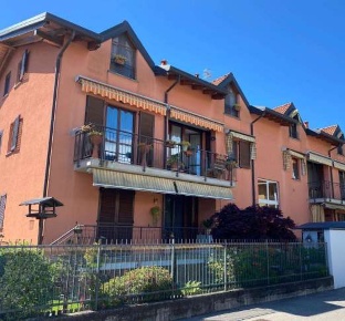 Foto Appartamento in Via S. Michele, Venegono Inferiore di 59 m² all'asta
