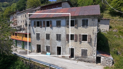 Foto Appartamento in via Cotti, Asiago di 110 m² con 5 locali in vendita