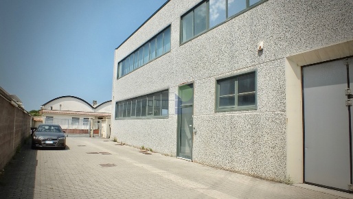 Foto Capannone industriale in Via Guarini 33, Livorno Picchianti di 80 m²