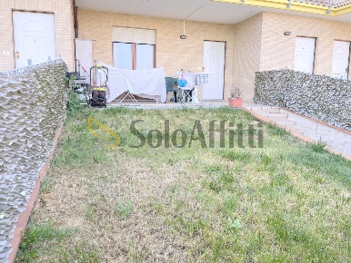 Foto Appartamento a Montefano Centro di 77 m² con 4 locali in affitto