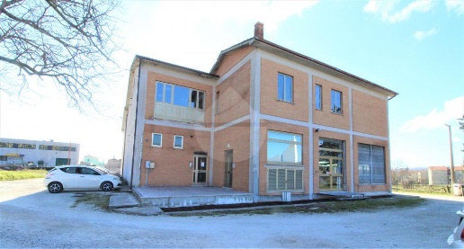 Foto Ufficio in Via Caravaggio, Gubbio Centro di 212 m² in vendita
