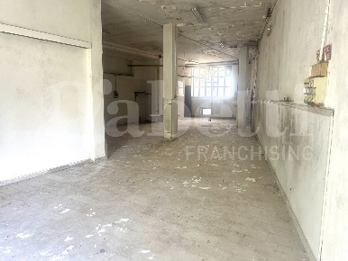 Foto Negozio in Capocroce, Sonnino Madonnella di 190 m² con 2 locali