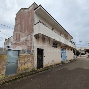 Foto Casa indipendente a Ugento Gemini di 570 m² con 5 locali in vendita