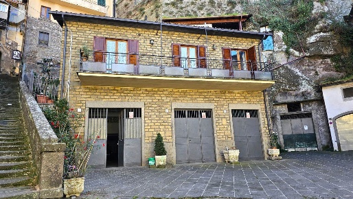 Foto Casa indipendente in Vicolo dello Scarico, Soriano nel Cimino Centro