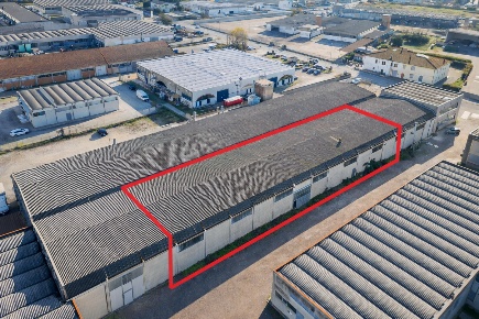 Foto Capannone industriale a Casciana Terme Lari di 1020 m² con 4 locali
