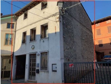 Foto Appartamento in Via 25 Luglio, Torrebelvicino Centro di 63 m² all'asta