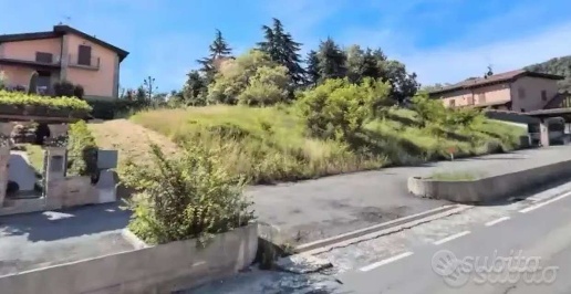 Foto Terreno edificabile in via Giardini Nord 3900, Serramazzoni di 1173 m²