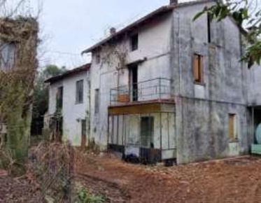 Foto Case indipendenti in Via Pieve, Fontanafredda di 207 m² con 9 locali