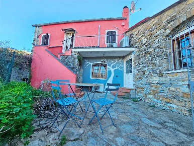 Foto Villa unifamiliare in via Diano San Pietro, Diano Marina Centro