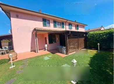 Foto Villa a schiera in via Palazzeschi 30, Capannoli di 110 m² all'asta