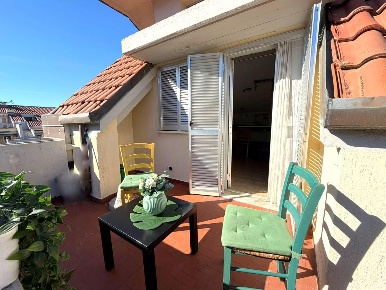 Foto Attico a Massa Marina di Massa Centro di 80 m² con 3 locali in vendita