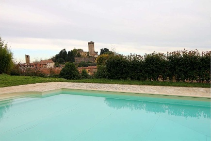 Foto Villa unifamiliare a Vicopisano di 220 m² con 7 locali in vendita