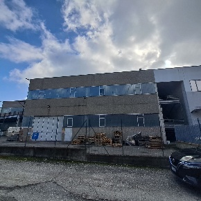 Foto Capannone industriale a Rosta di 1325 m² con 6 locali in vendita