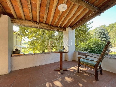 Foto Casale a Lucca Mutigliano - Torre di 426 m² con 15 locali in vendita