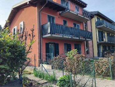 Foto Appartamento a Appiano Gentile di 90 m² con 3 locali in vendita