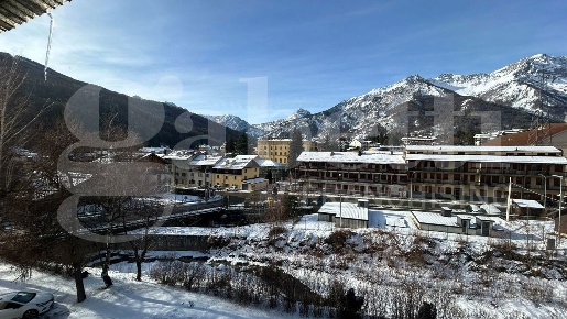 Foto Appartamento in Via Sommeiller 8, Bardonecchia Centro di 100 m²