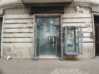 Foto Negozio in Via CHECCHIA RISPOLI 27, San Severo di 65 m² con 2 locali